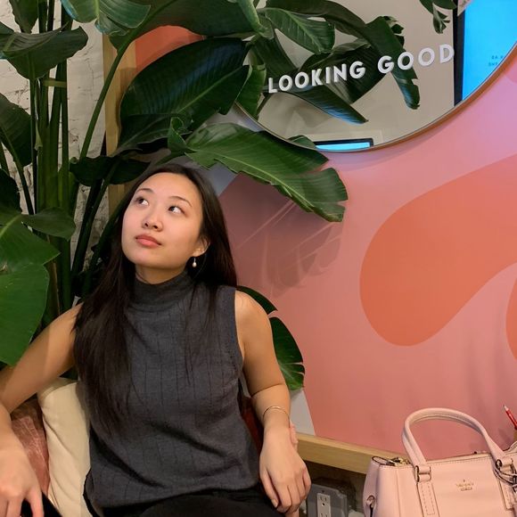 Meet your Posher, Liz - Picture 1 of 1